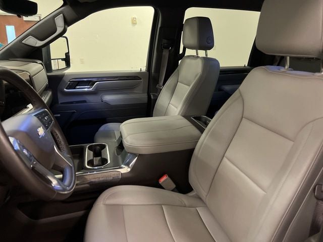 2025 Chevrolet Silverado 3500HD LTZ