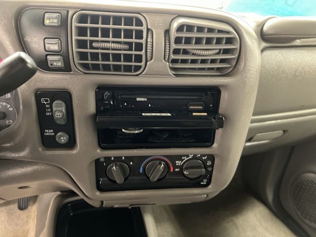 2004 Chevrolet Blazer LS