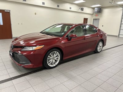 2020 Toyota Camry Hybrid XLE