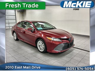 2020 Toyota Camry Hybrid XLE