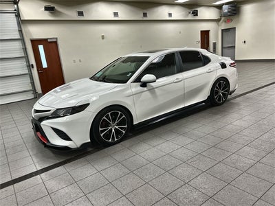 2020 Toyota Camry SE