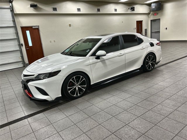 2020 Toyota Camry SE