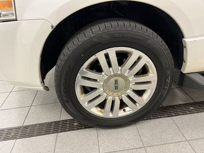 2013 Lincoln Navigator L Base
