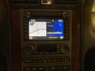 2013 Lincoln Navigator L Base