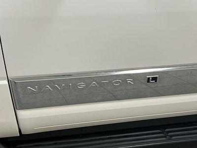 2013 Lincoln Navigator L Base