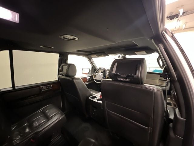 2013 Lincoln Navigator L Base