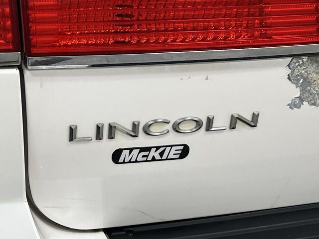 2013 Lincoln Navigator L Base