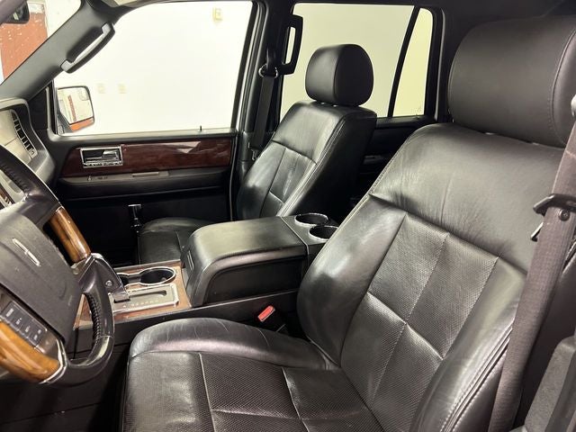 2013 Lincoln Navigator L Base