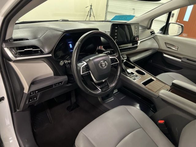 2024 Toyota Sienna XLE 8 Passenger