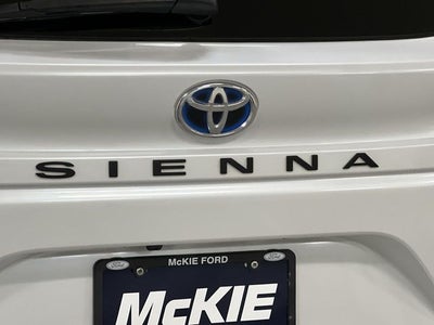 2024 Toyota Sienna XLE 8 Passenger