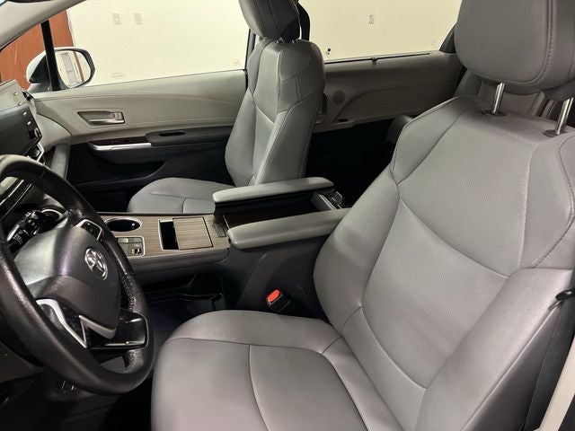 2024 Toyota Sienna XLE 8 Passenger