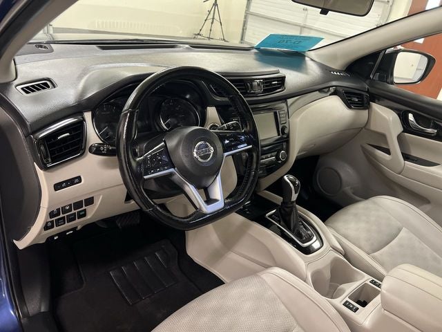 2022 Nissan Rogue Sport SV