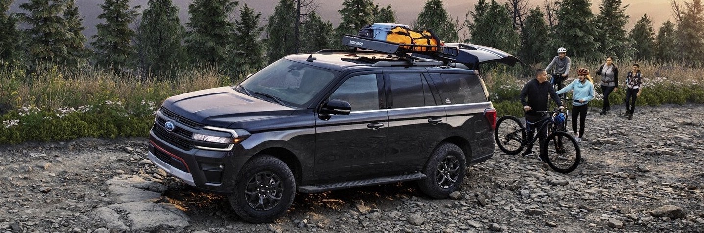 ford-expedition-on-family-road-trip